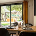 O Jacuzzi Du Mazet Holiday home Murles