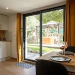 O Jacuzzi Du Mazet Holiday home *
