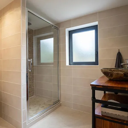 O Jacuzzi Du Mazet Semesterbostad