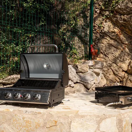 Semesterbostad O Jacuzzi Du Mazet