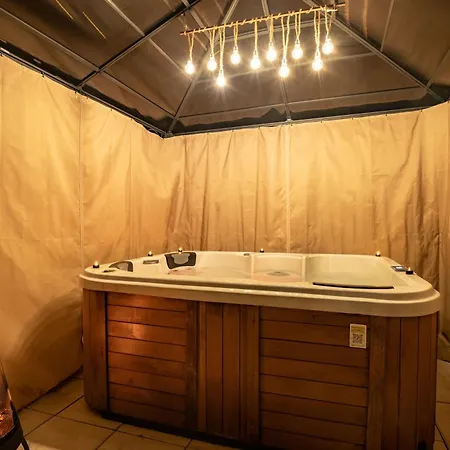 Hébergement de vacances ô Jacuzzi Du Mazet Murles