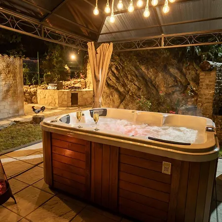 O Jacuzzi Du Mazet Murles