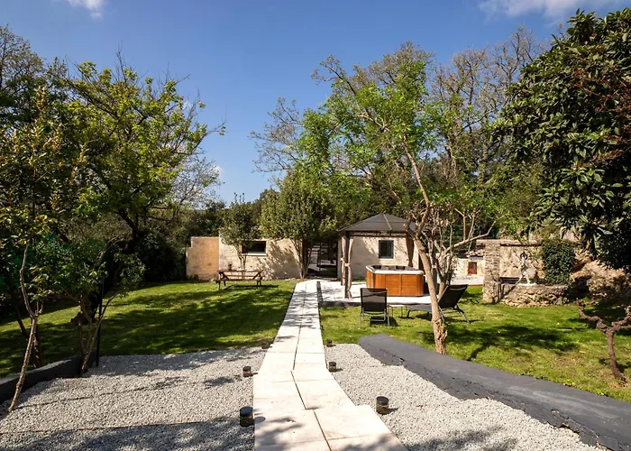 ô Jacuzzi Du Mazet Hébergement de vacances Murles