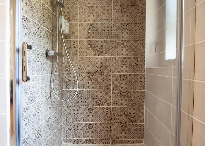 ô Jacuzzi Du Mazet Casa de Férias *